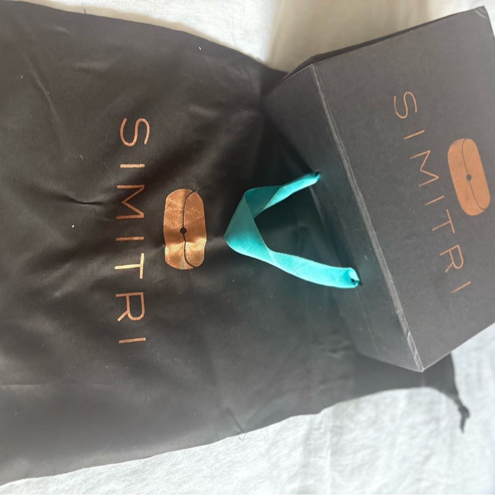 Simitri Burgundy Dreamy Clutch. Never used in original box. - Picture 10 of 12